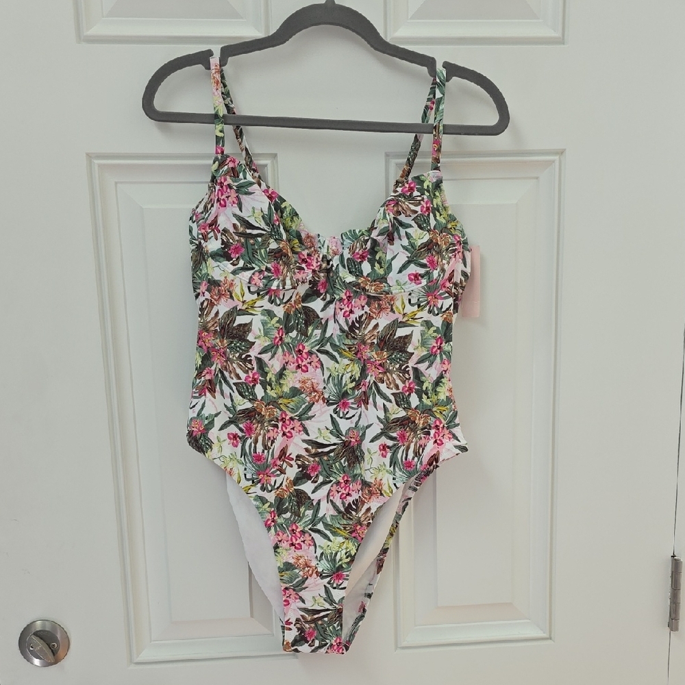 Victoria's Secret Pink Floral Swimwear.  Size XL. NWT
